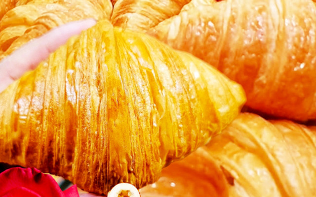 VanVan's Cake & Deli