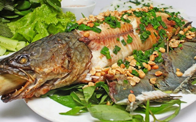 Nam Phương Quán - Cá Lóc Đồng Quay Me Cuốn Bánh Tráng - Quận 3