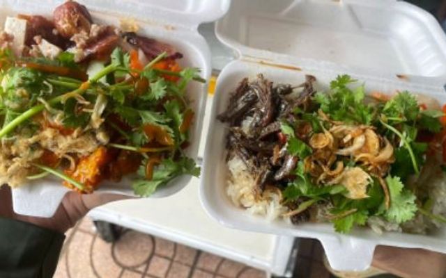 Xôi Cá, Bánh Mì & Cà Phê Hằng
