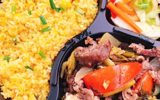 Cơm Tự Chọn Quán D10 - Cổng C Bến Xe Mỹ Đình