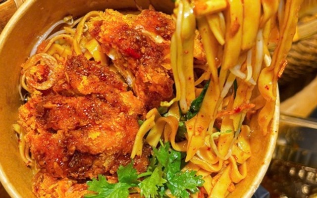 Đồ Chiên Má La - Gà Rán Mọng Nước, Thịt Heo Chiên Giòn & Rau Củ Chiên