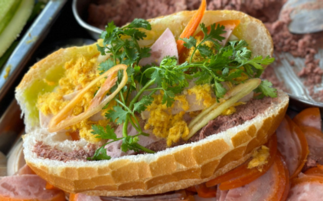 Bánh Mì Bơ Cốm - Mạc Thiên Tích
