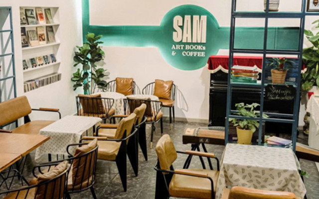 SAM 穇 - Art books & Coffee