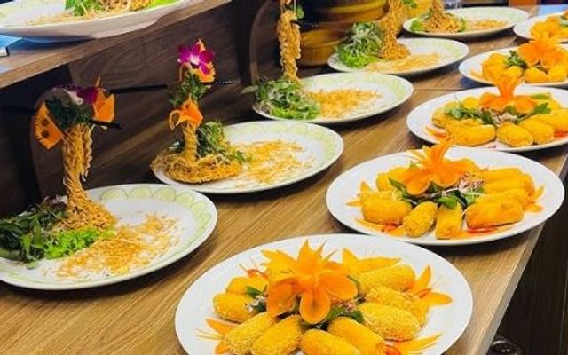 Ăn Vặt, Chả Giò & Gà Viên Sốt - 134 Lý Nam Đế