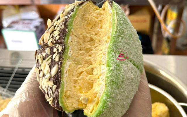 Bánh Sầu Riêng Đông Nhất - Nguyễn Sỹ Sách