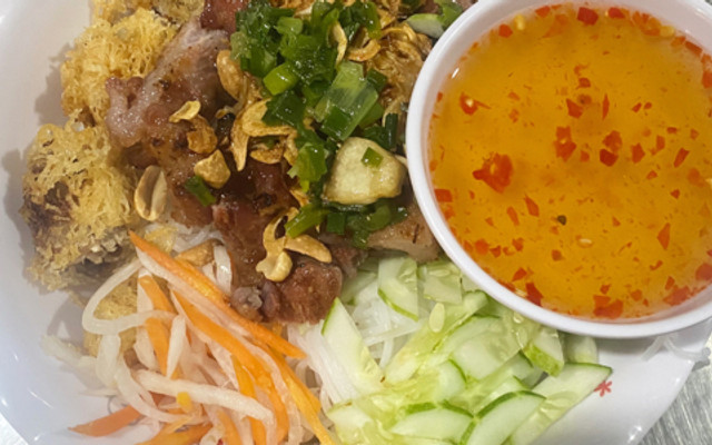 Cơm Tấm & Bún Thịt Nướng - LyLy