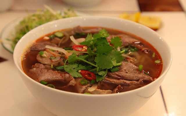 Long Phụng - Bún Bò & Hủ Tiếu