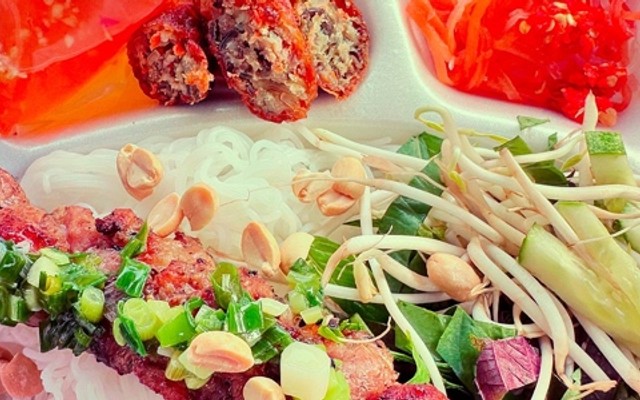 Cơm Tấm - Bún Thịt Nướng Hong!