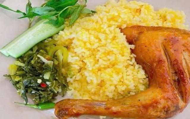 Cơm Gà Xối Mỡ Cây Bàng 89 - KDC K8