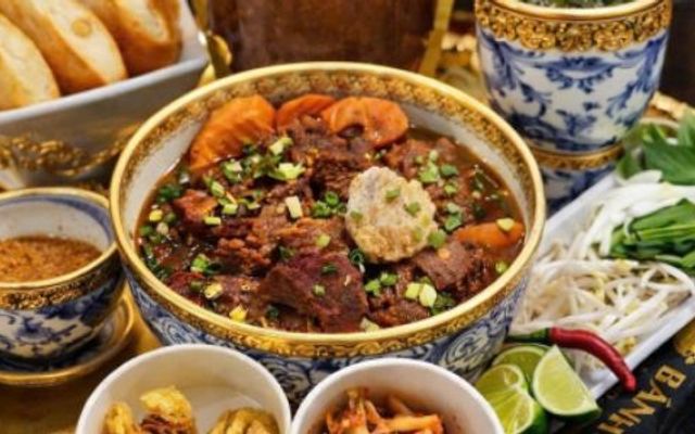 Bánh Mì Tô - Bò Kho & Xíu Mại & Lagu Gà - Tân Vĩnh