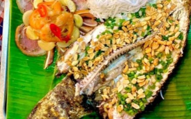 Trung - Cá Lóc Nướng Mía