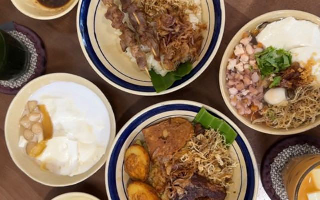 Nhà Nhỏ - Xôi Thịt Kho, Súp & Nước