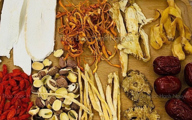 Tiệm Gà Hạnh Phúc - Gà Hầm Thuốc Bắc Ngải Cứu - Tây Mỗ