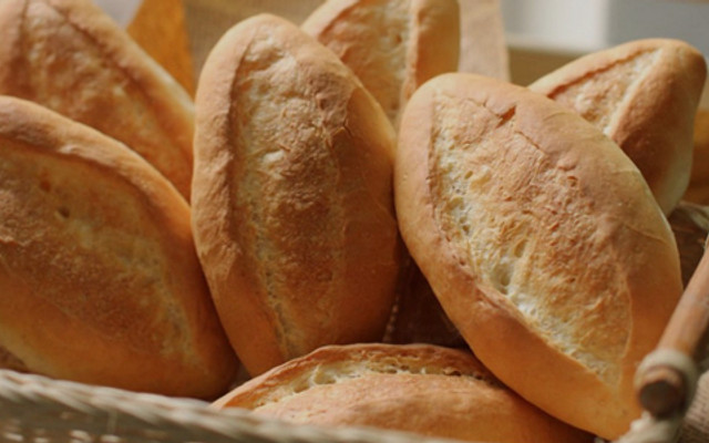 LÒ BÁNH MÌ CẨM TRINH BAKERY