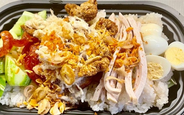 Tiệm Cô Bình - Xôi Mặn, Sốt Vang & Mỳ Trộn - 6/879 Thiên Lôi