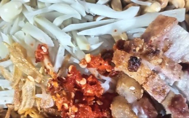 Cô Hà - Bánh Canh Xương Chả, Xôi Thịt Kho Trứng & Bánh Mì Nướng Muối Ớt