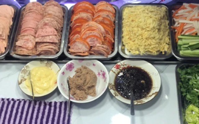 Bánh Mì Kẹp Chả HÀ HÀ