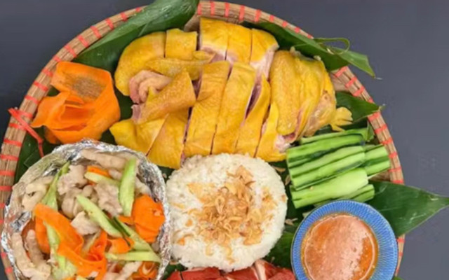 Hùng Linh - Tiệm Gà Ủ Muối & Gà Luộc - Quan Nhân