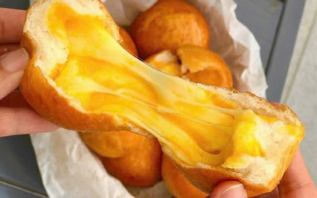 Bánh Tiêu Phô Mai Trứng Chảy - A Thịnh